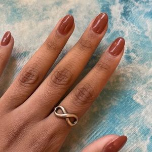 James Avery infinity ring! Size 7 in good condition